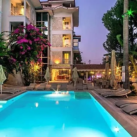 Hotel Petunya Boutique İçmeler