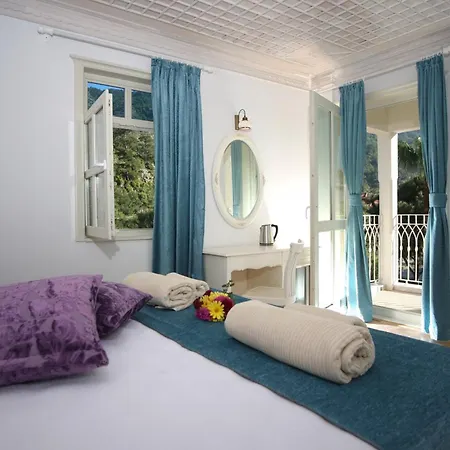 Ξενοδοχείο Petunya Boutique 3*