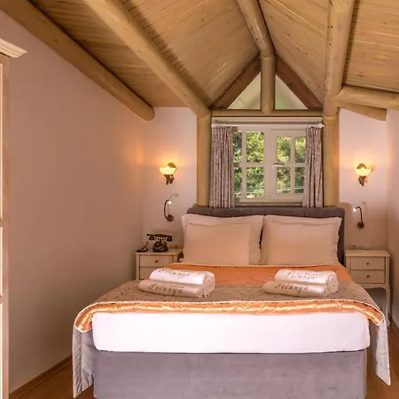 Petunya Boutique Hotel İçmeler