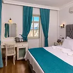 Petunya Boutique