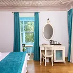 Petunya Boutique